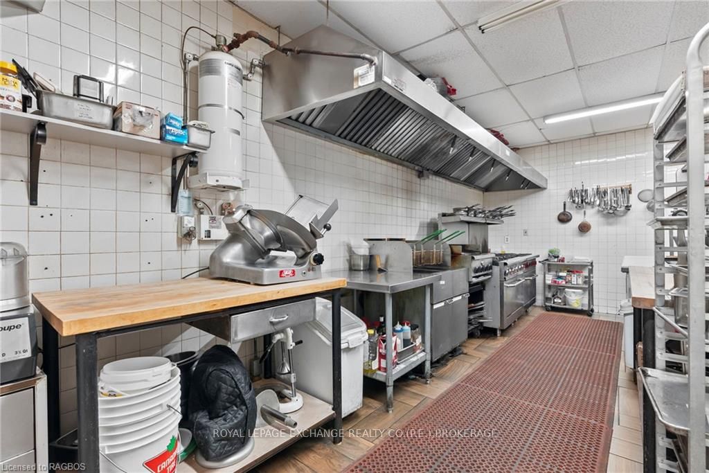 166 High Street Property Photo 34
