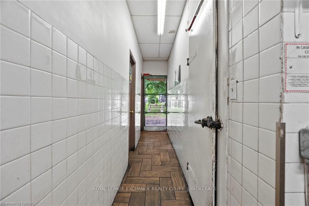 166 High Street Property Photo 36
