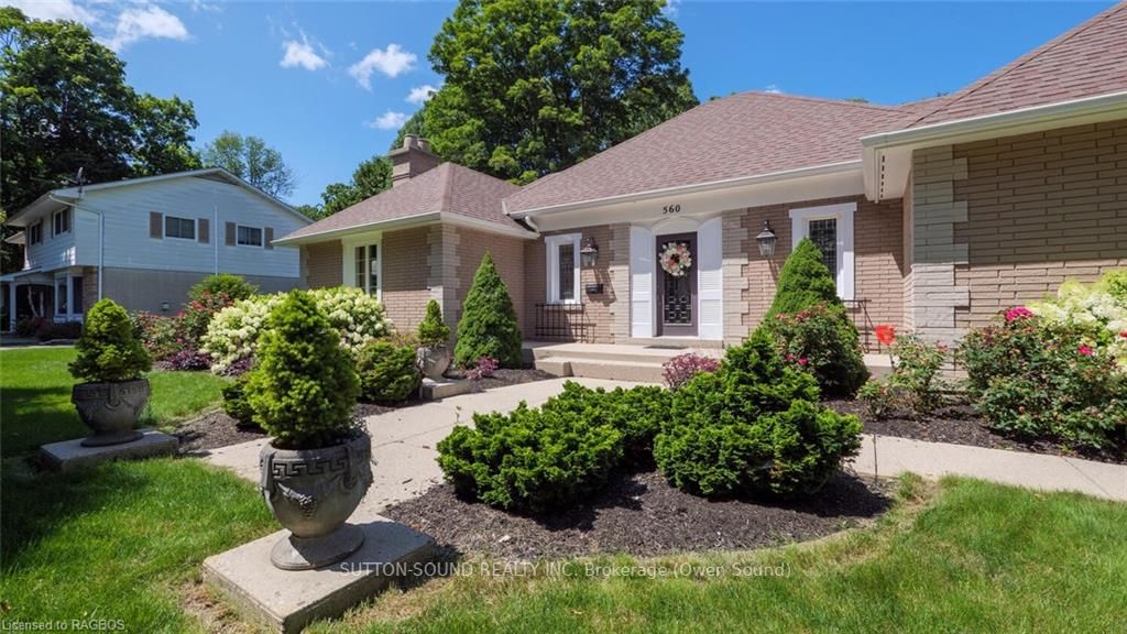 560 5th Street Property Photo 2