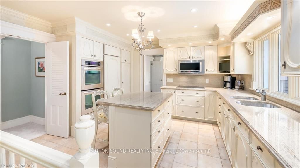 560 5th Street Property Photo 11