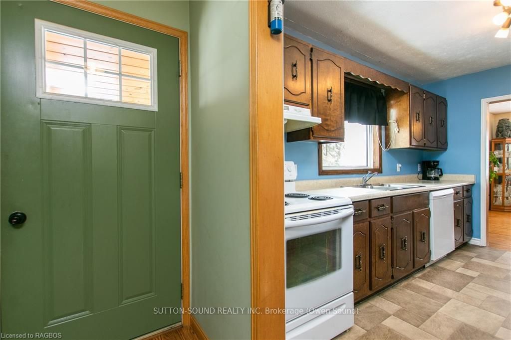 150 Sir Johns Crescent Property Photo 14