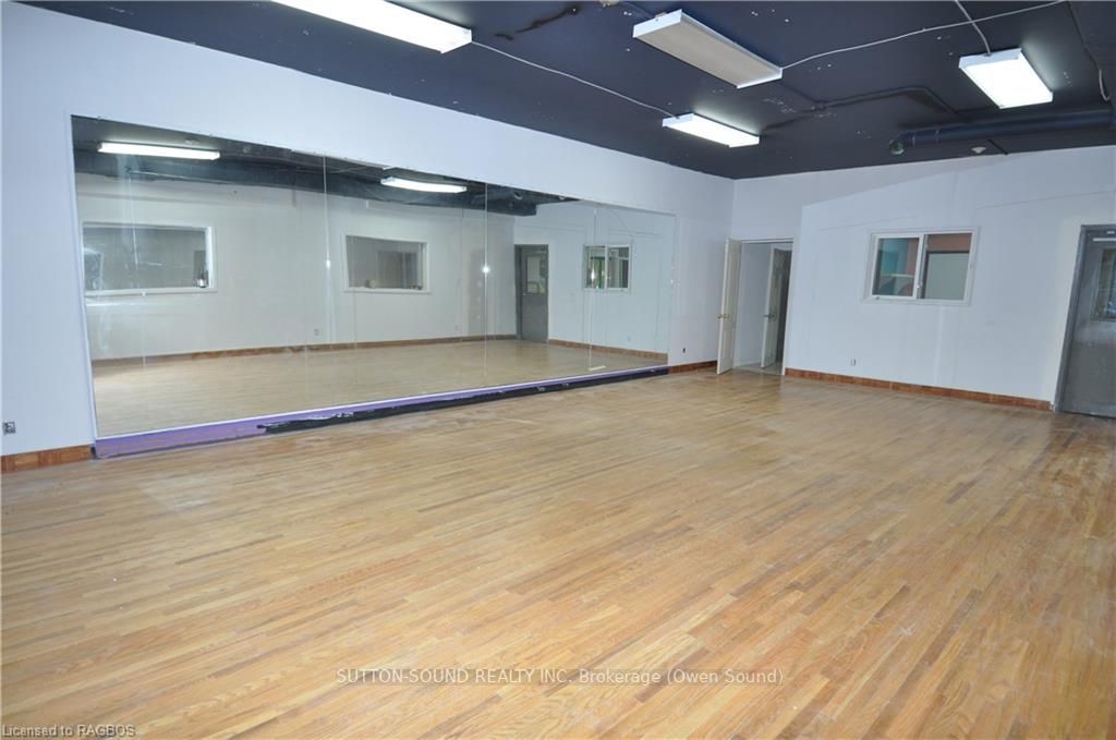 232 8th Street Property Photo 3