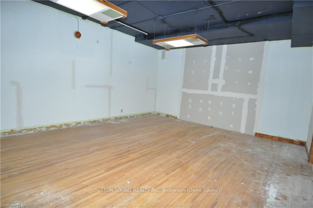 232 8th Street Property Photo 4