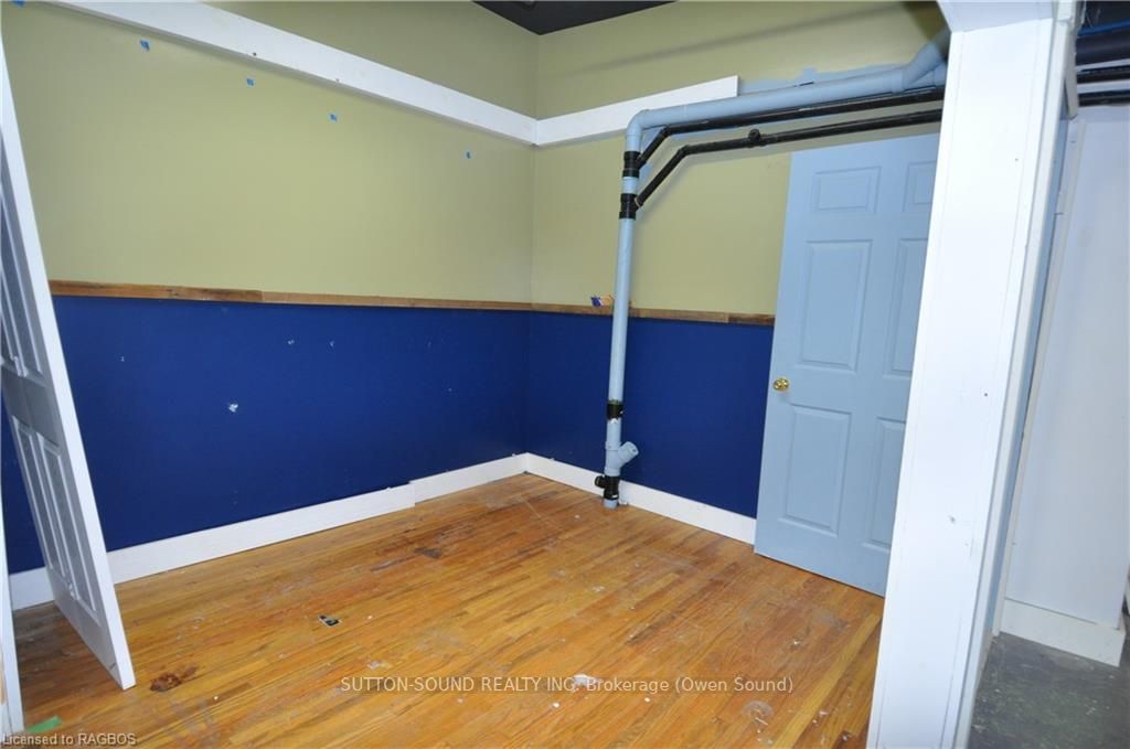 232 8th Street Property Photo 9