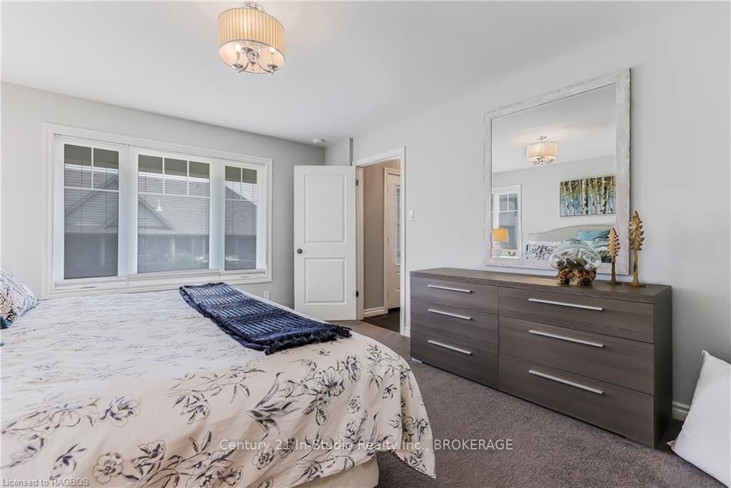 160 Hawthorn Crescent Property Photo 23