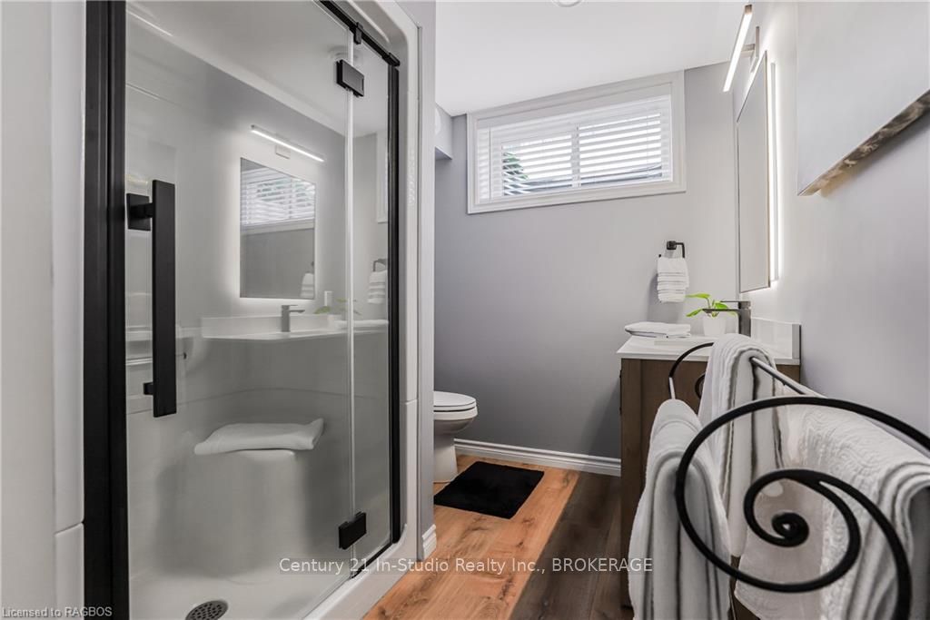 160 Hawthorn Crescent Property Photo 38