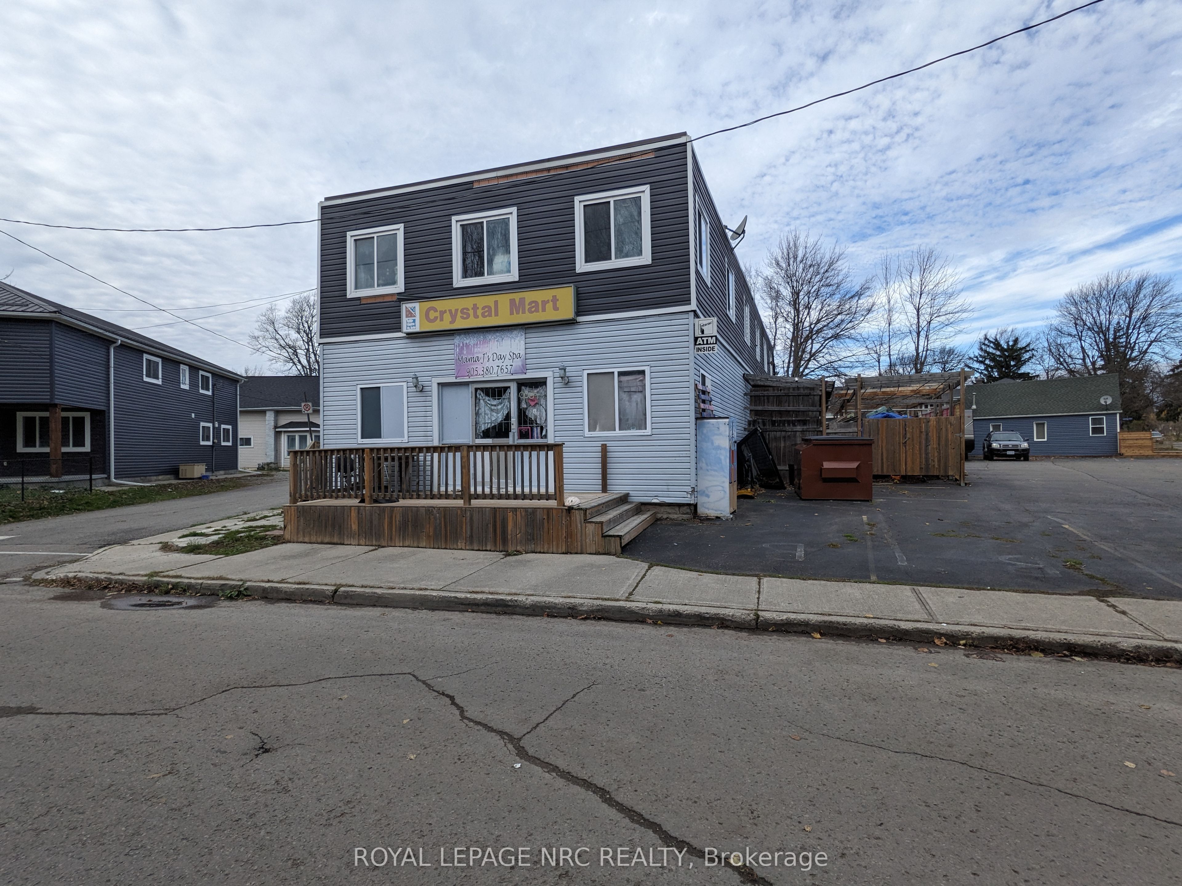 #2 - 74 Queens Circle Property Photo 2
