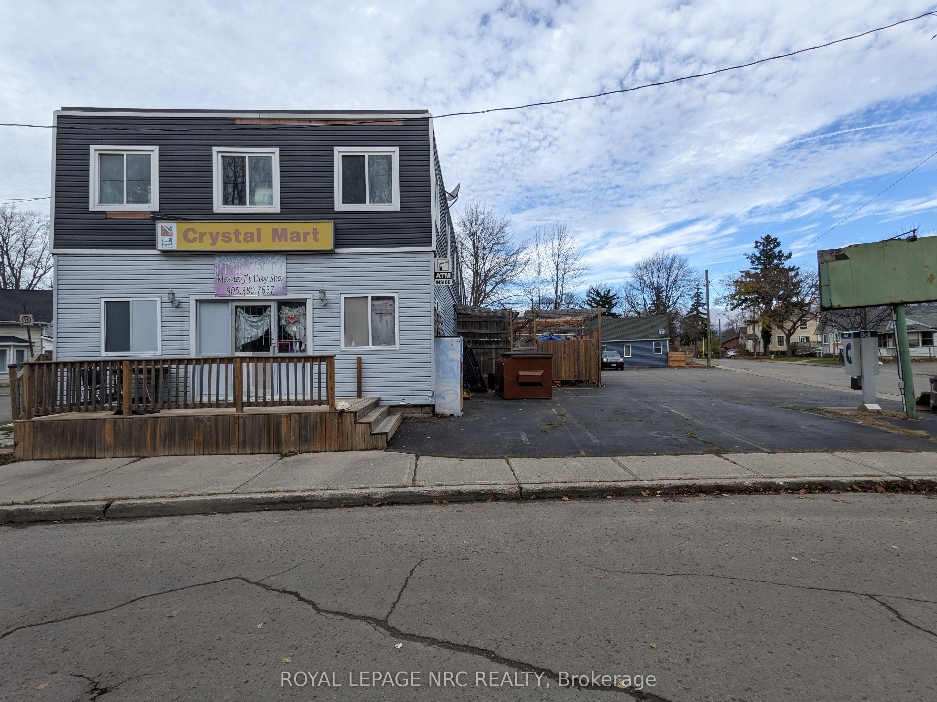 #2 - 74 Queens Circle Property Photo 11
