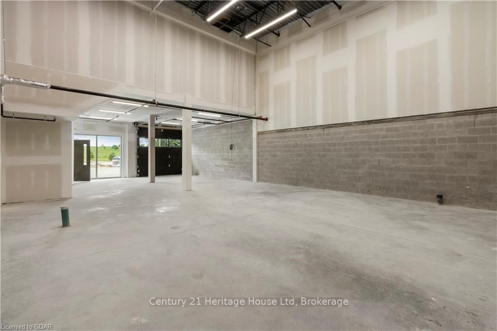 #9 - 587 Hanlon Creek Boulevard Property Photo 7