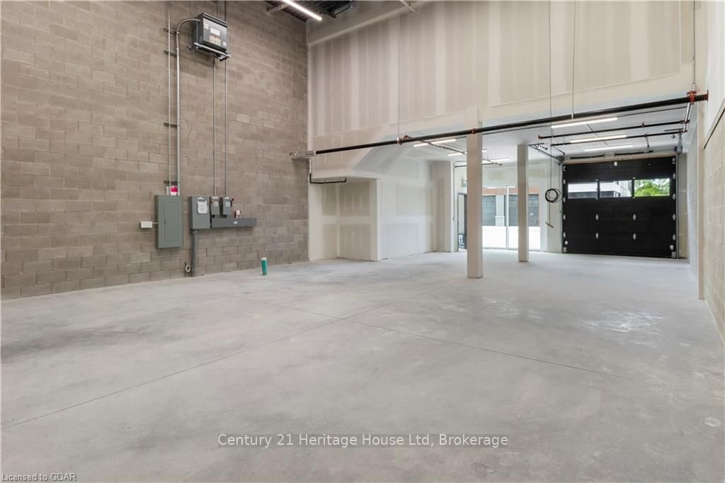 #9 - 587 Hanlon Creek Boulevard Property Photo 8