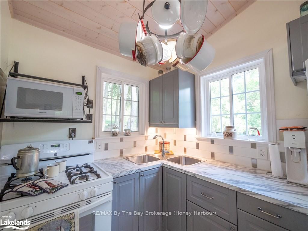 22428 Georgian Bay Shore Property Photo 21