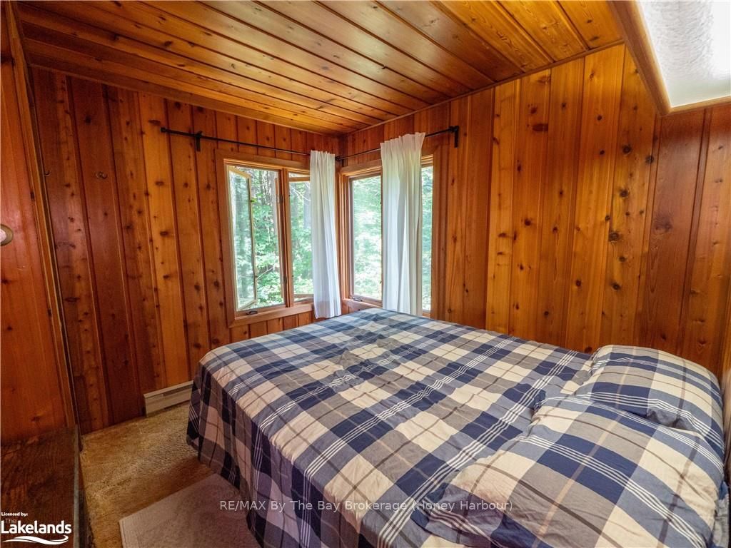 15598 Georgian Bay Shore Property Photo 13