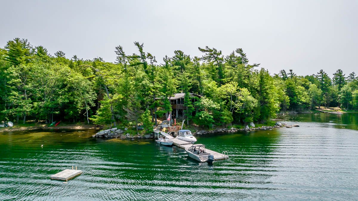 B207-7 Wahsoune Island Property Photo 2