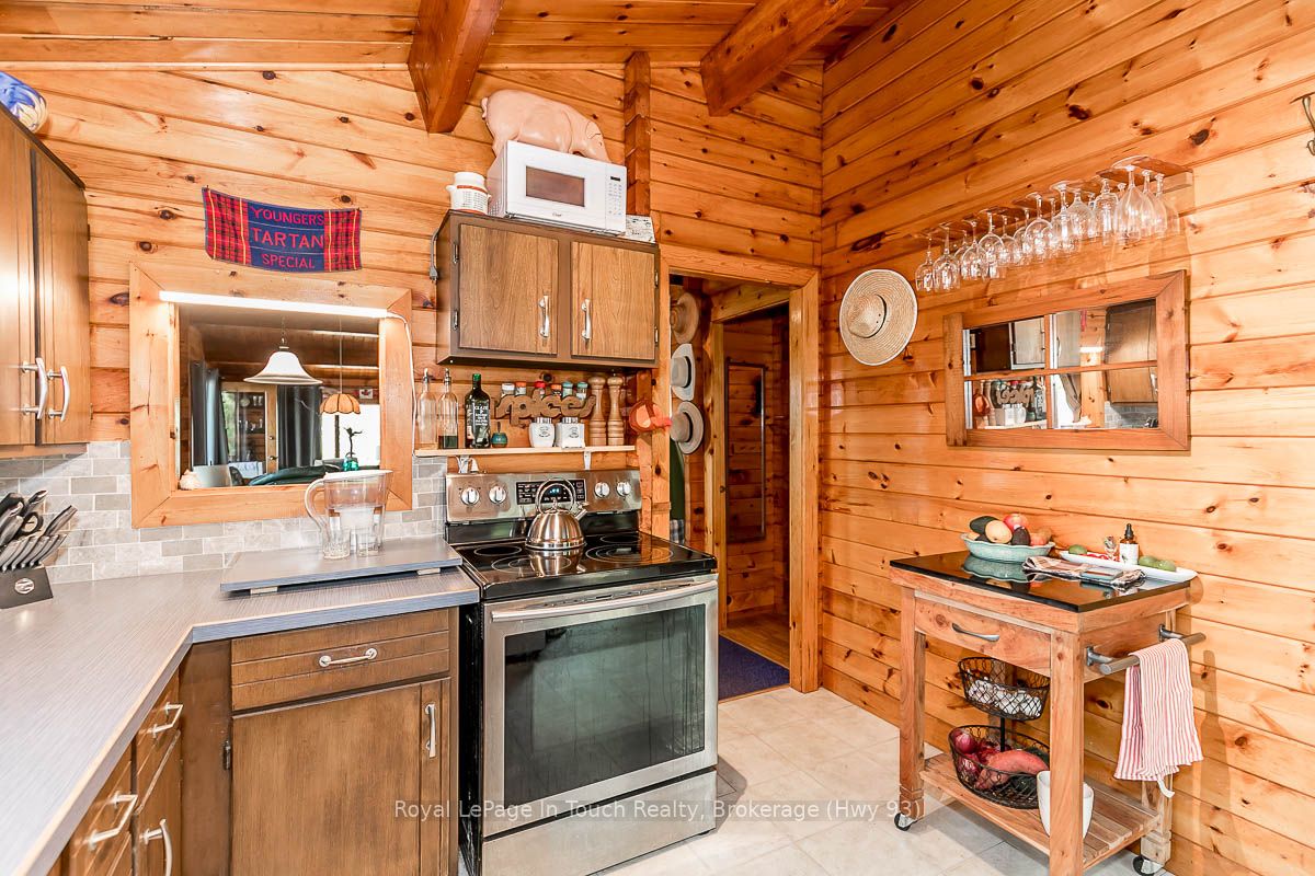 B207-7 Wahsoune Island Property Photo 9