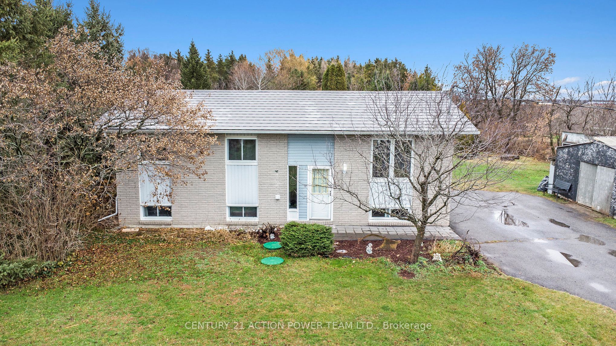 2437 Pilon Road Property Photo 2