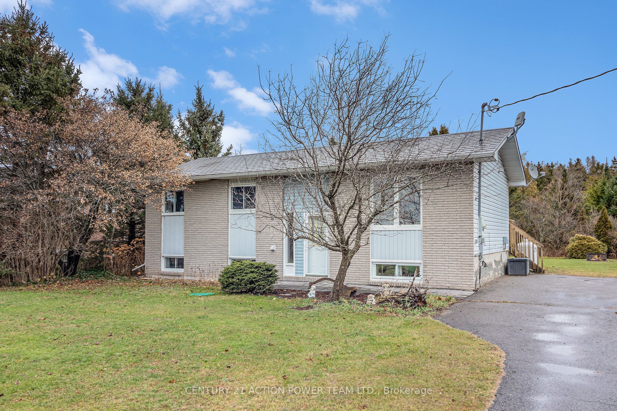 2437 Pilon Road Property Photo 7