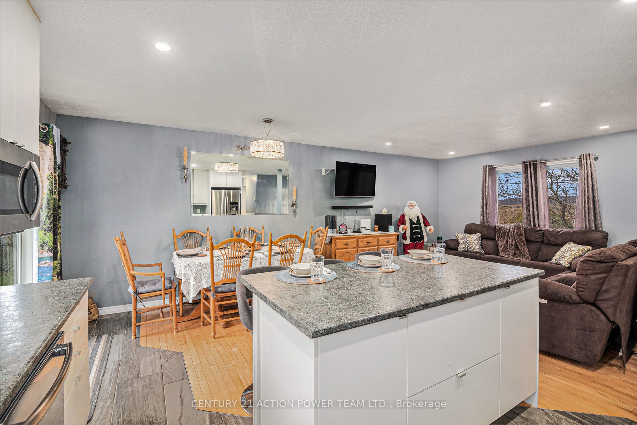 2437 Pilon Road Property Photo 13
