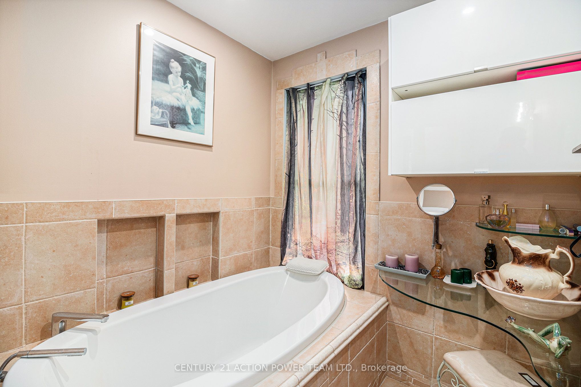 2437 Pilon Road Property Photo 18
