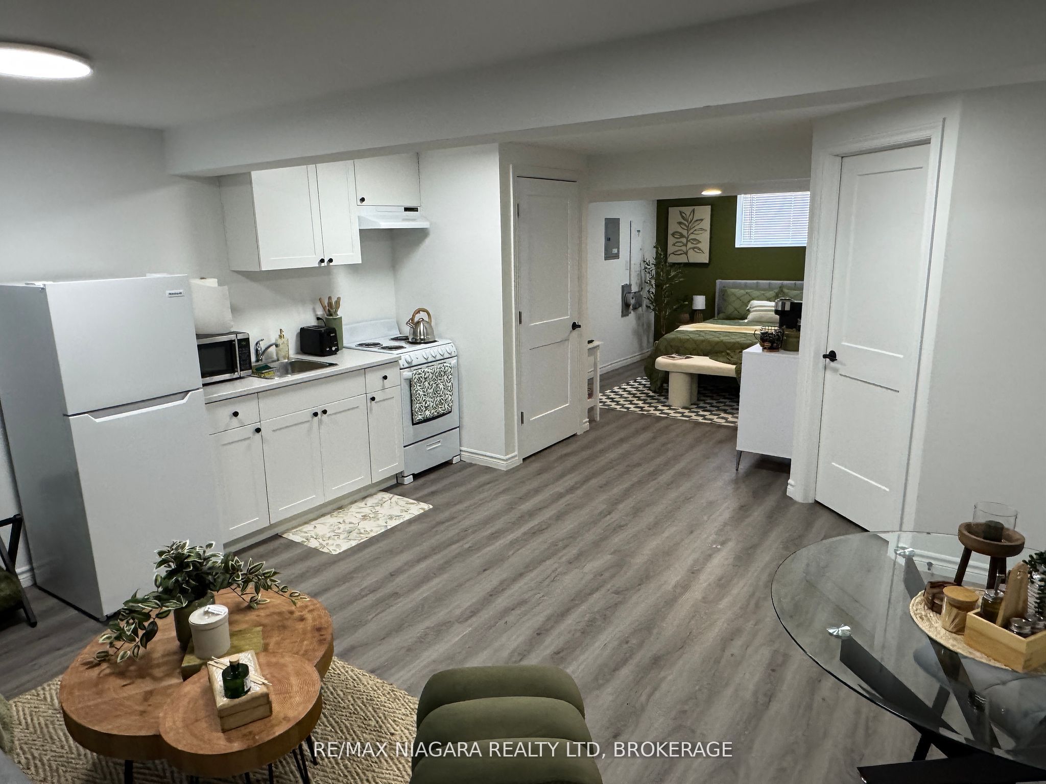 #6 Lower - 8196 Mcleod Road Property Photo 2