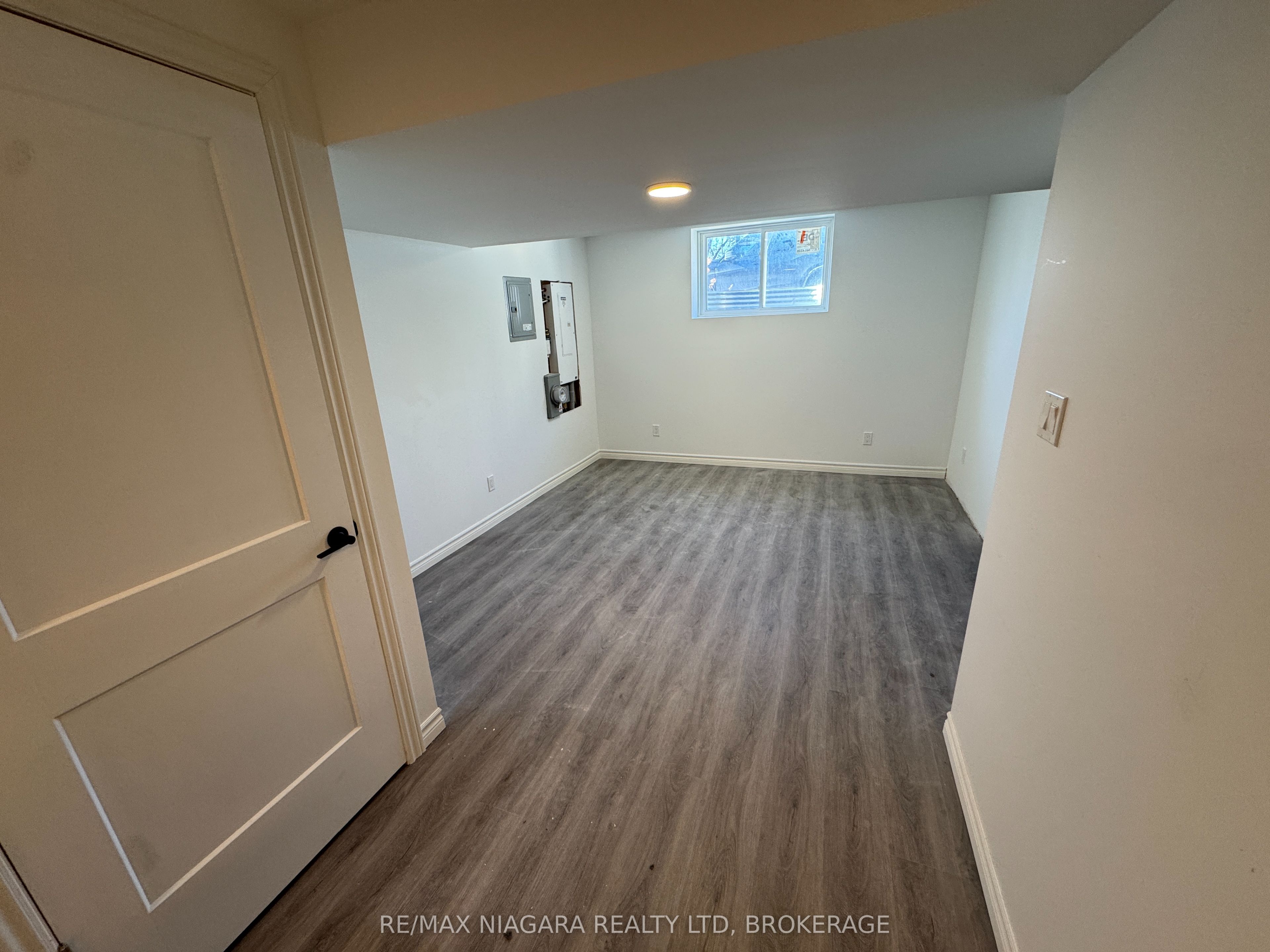 #6 Lower - 8196 Mcleod Road Property Photo 7