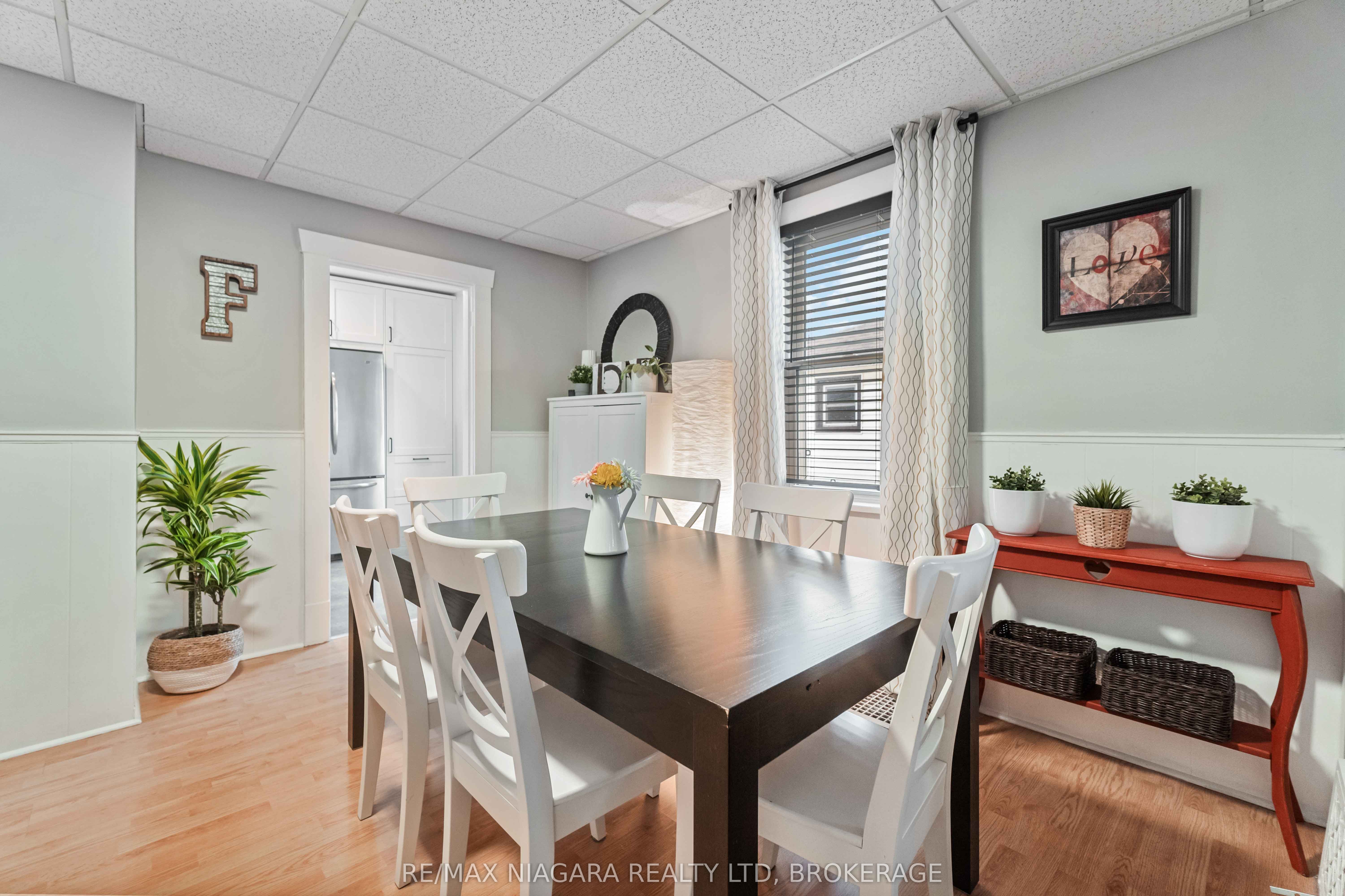 433 Davis Street Property Photo 8