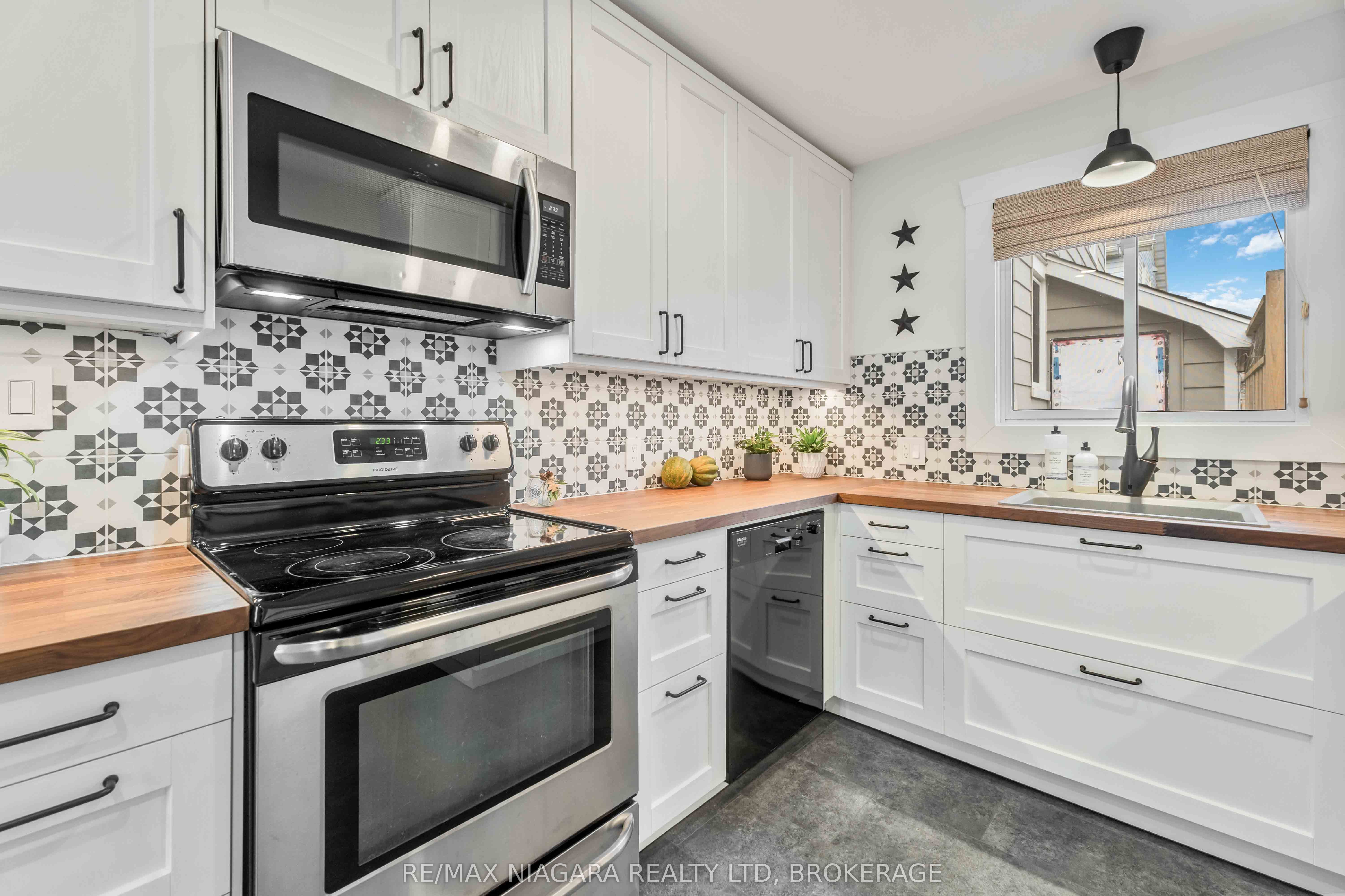 433 Davis Street Property Photo 17