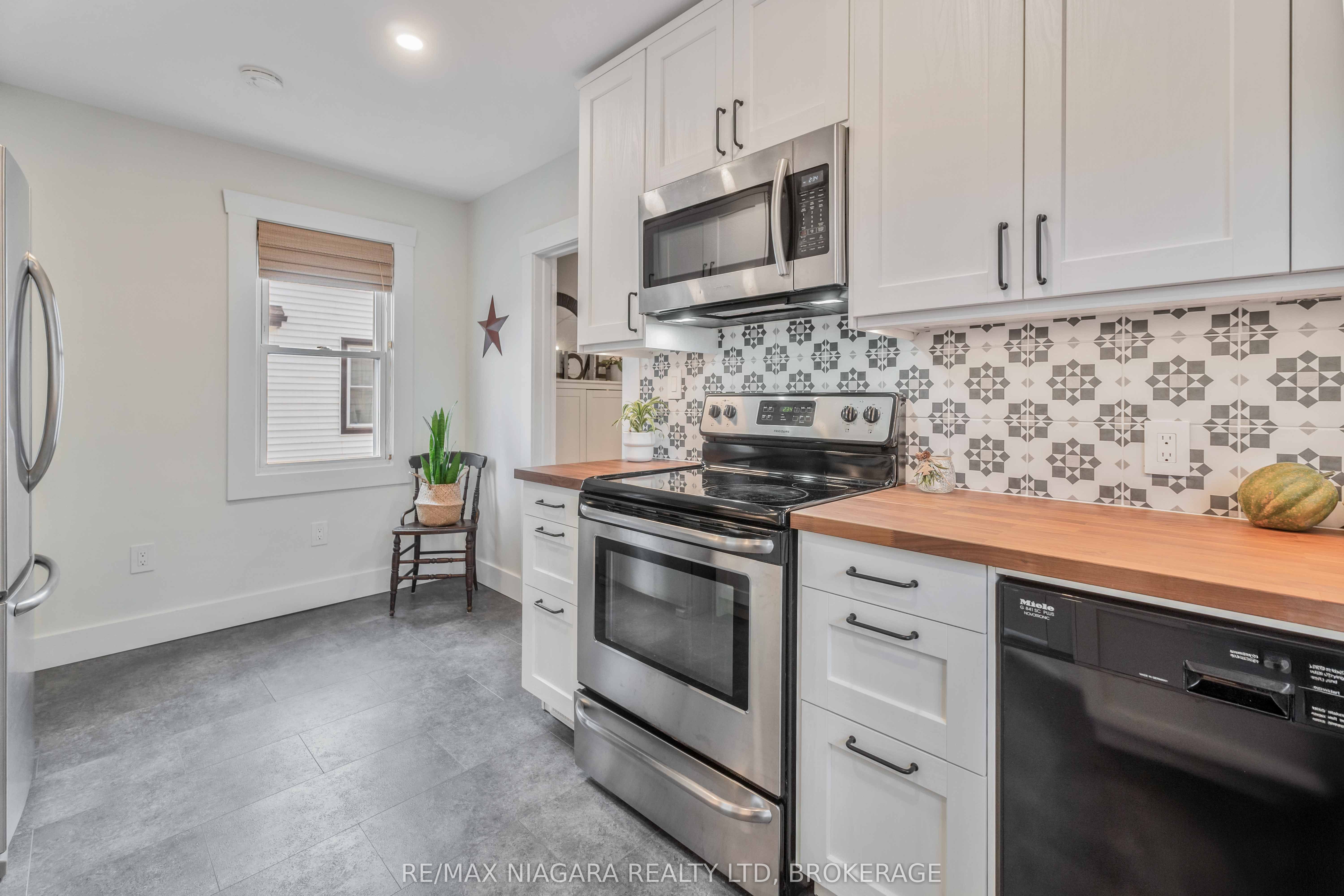 433 Davis Street Property Photo 19