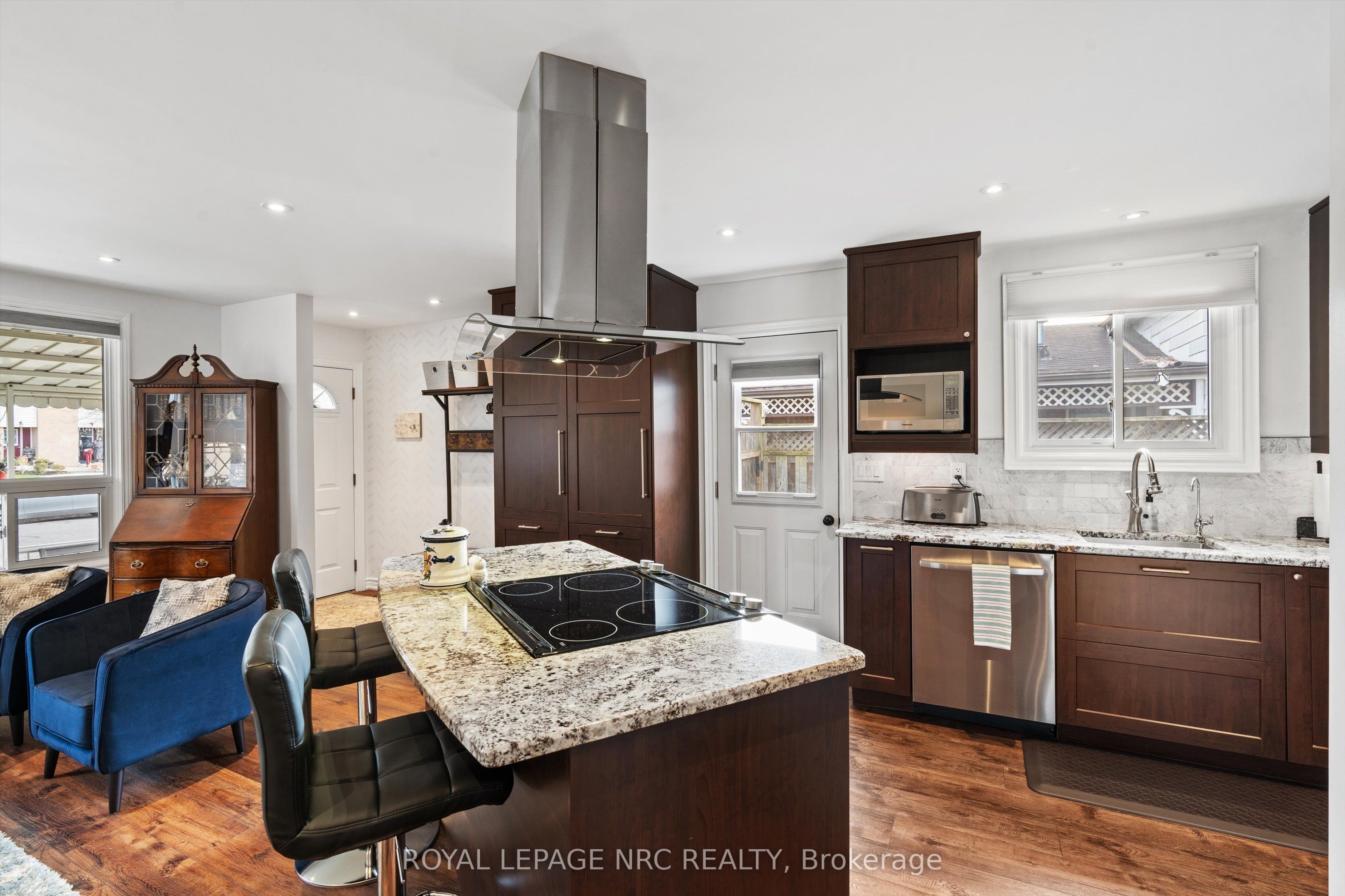 6921 Waters Avenue Property Photo 13