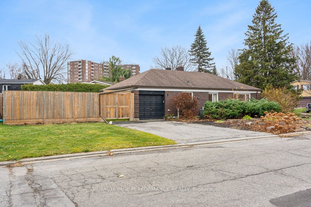 1932 Marquis Avenue Property Photo 3