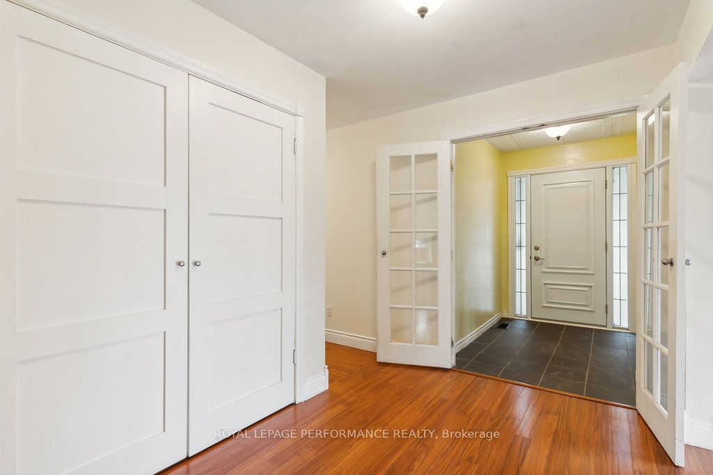 1932 Marquis Avenue Property Photo 4