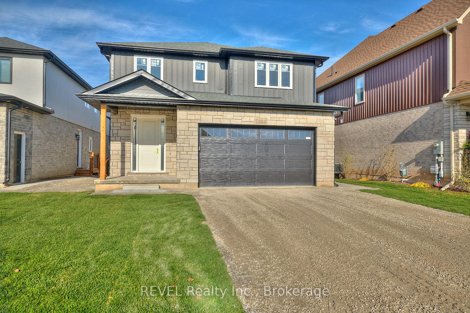 7363 Sherrilee Crescent Property Photo 1