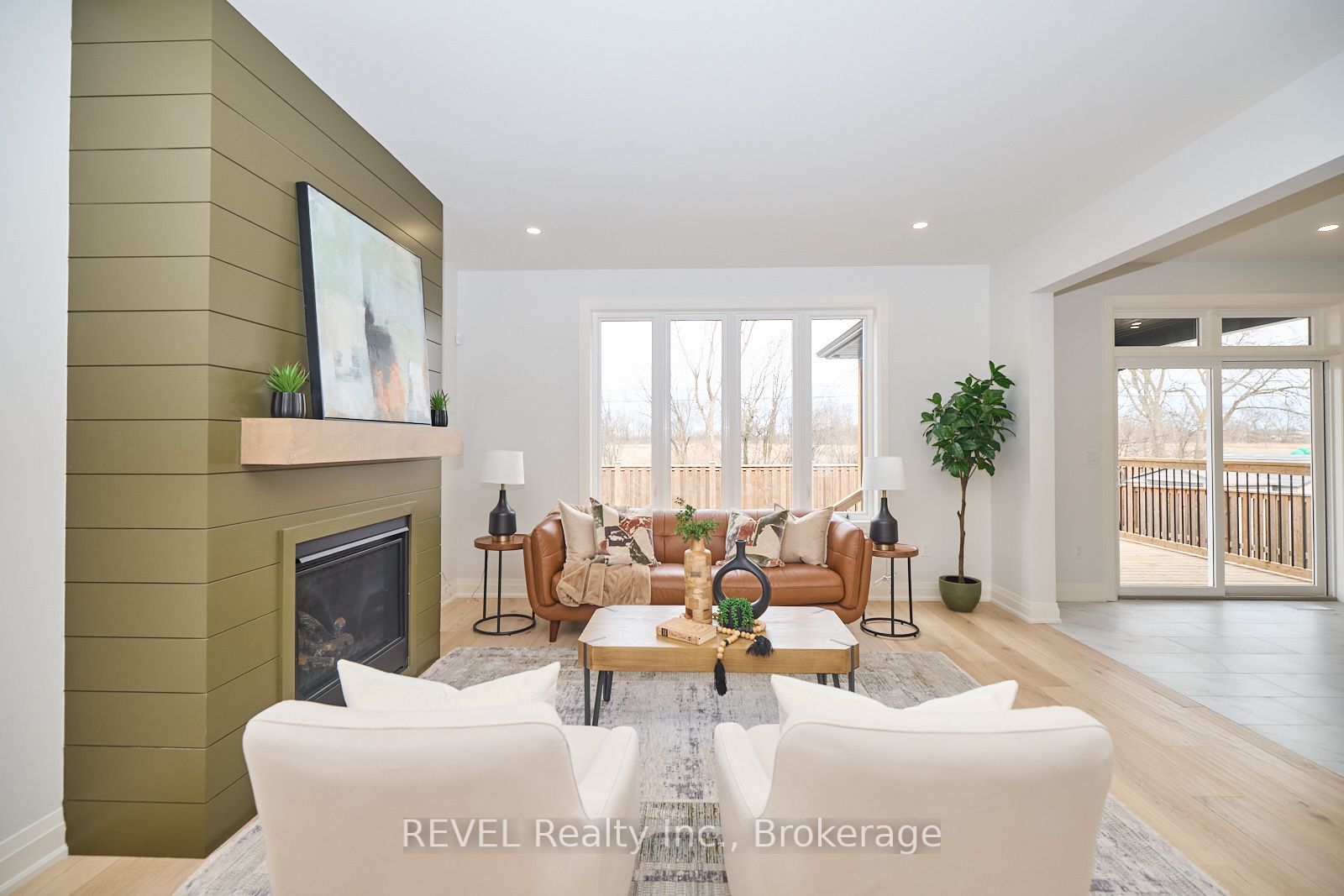 7363 Sherrilee Crescent Property Photo 4