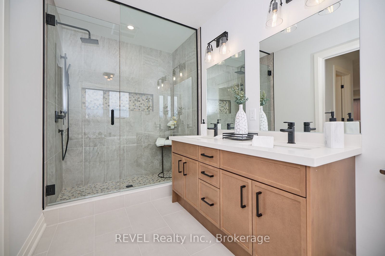 7363 Sherrilee Crescent Property Photo 22