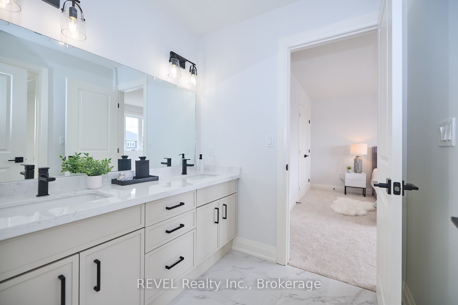 7363 Sherrilee Crescent Property Photo 26