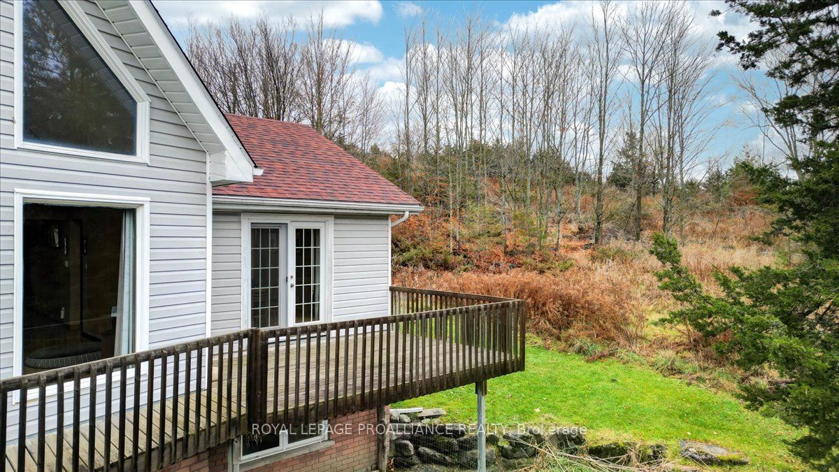 884 Centre Line Road Property Photo 3