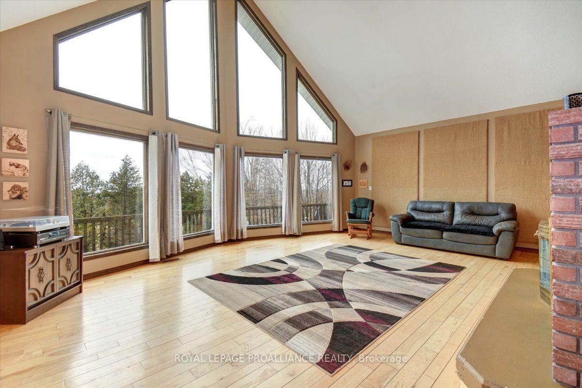 884 Centre Line Road Property Photo 6