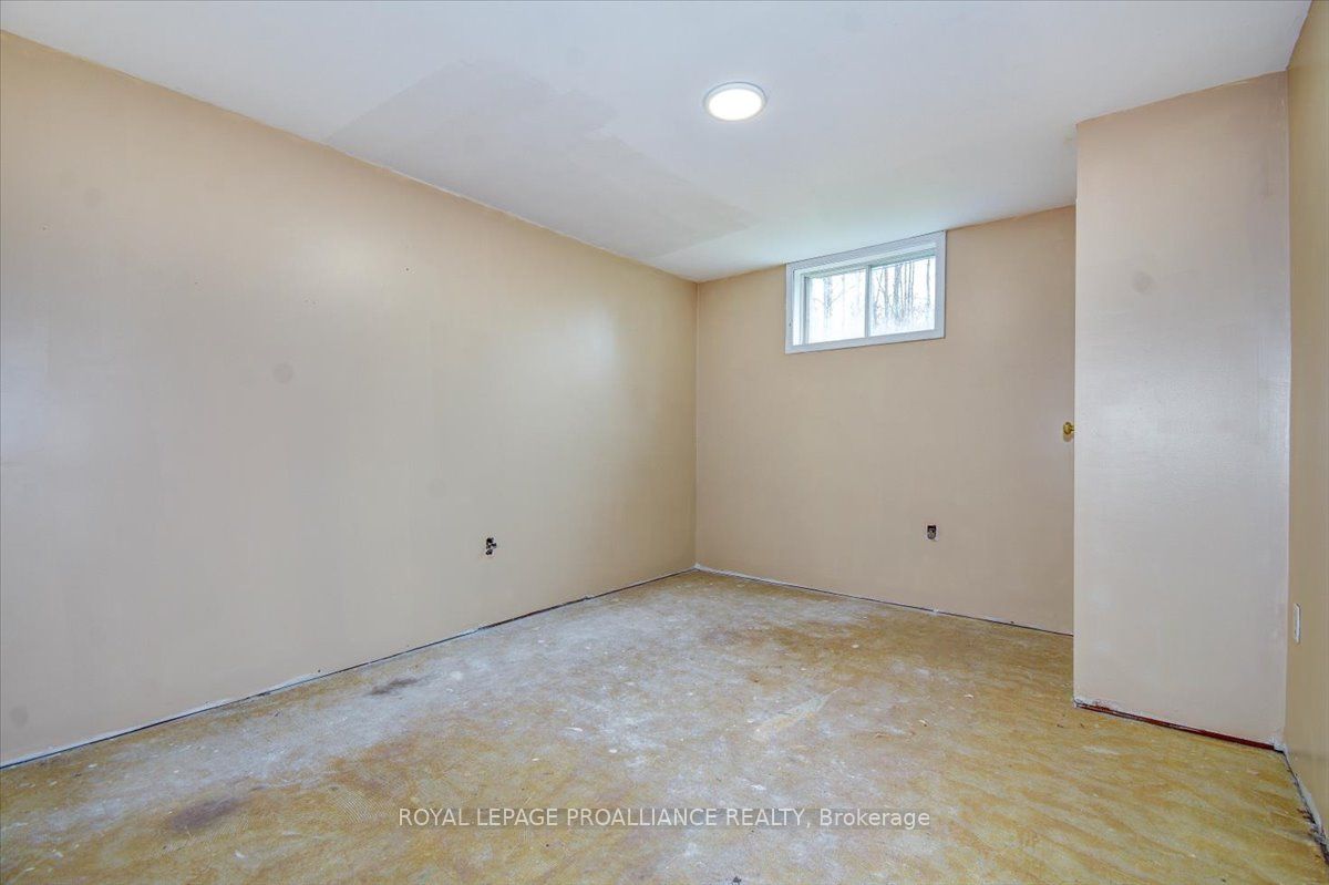 884 Centre Line Road Property Photo 14