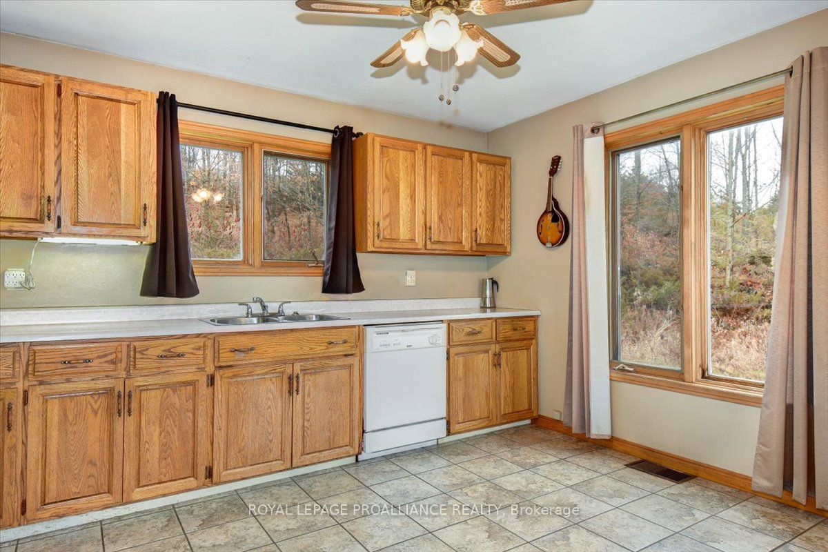 884 Centre Line Road Property Photo 28