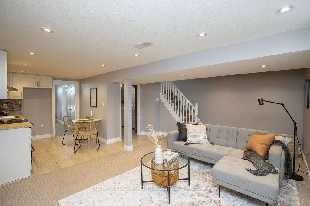 #lower - 551 Barnaby Street Property Photo 20