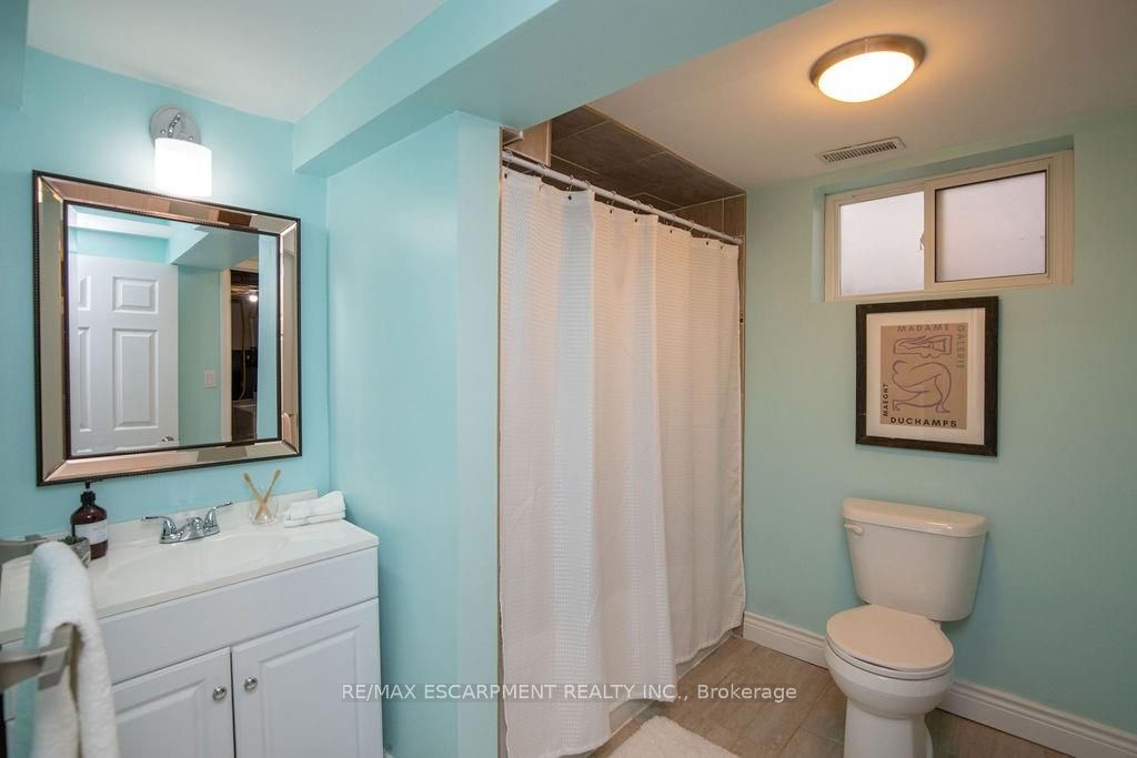 #lower - 551 Barnaby Street Property Photo 29