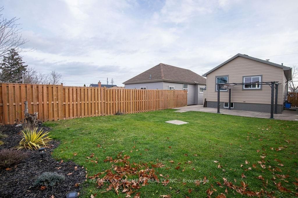 #lower - 551 Barnaby Street Property Photo 37