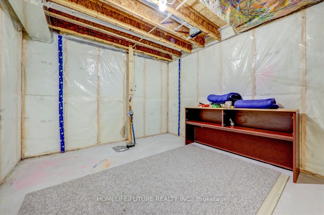 308 Mullighan Gardens Property Photo 27