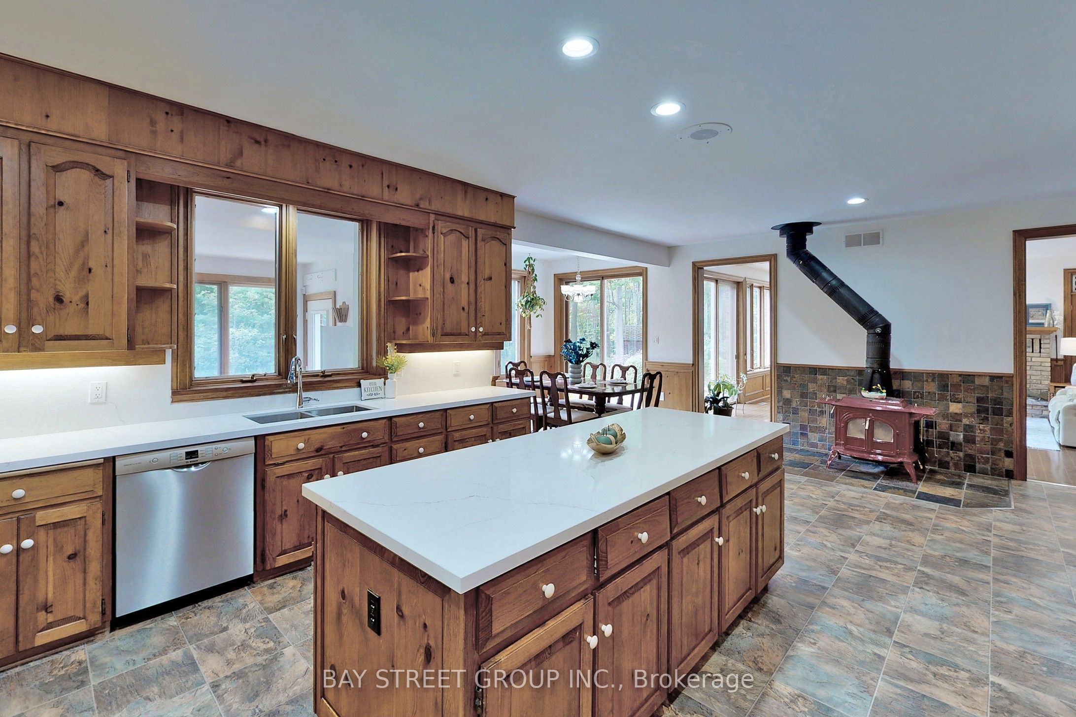 902 Shaver Road Property Photo 22