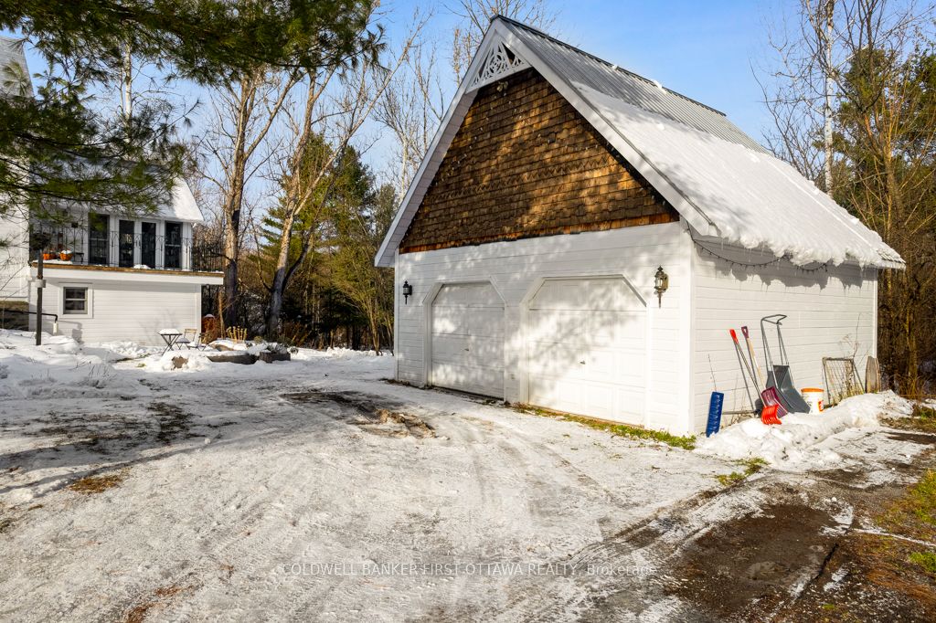 3886 Stonecrest Road Property Photo 3
