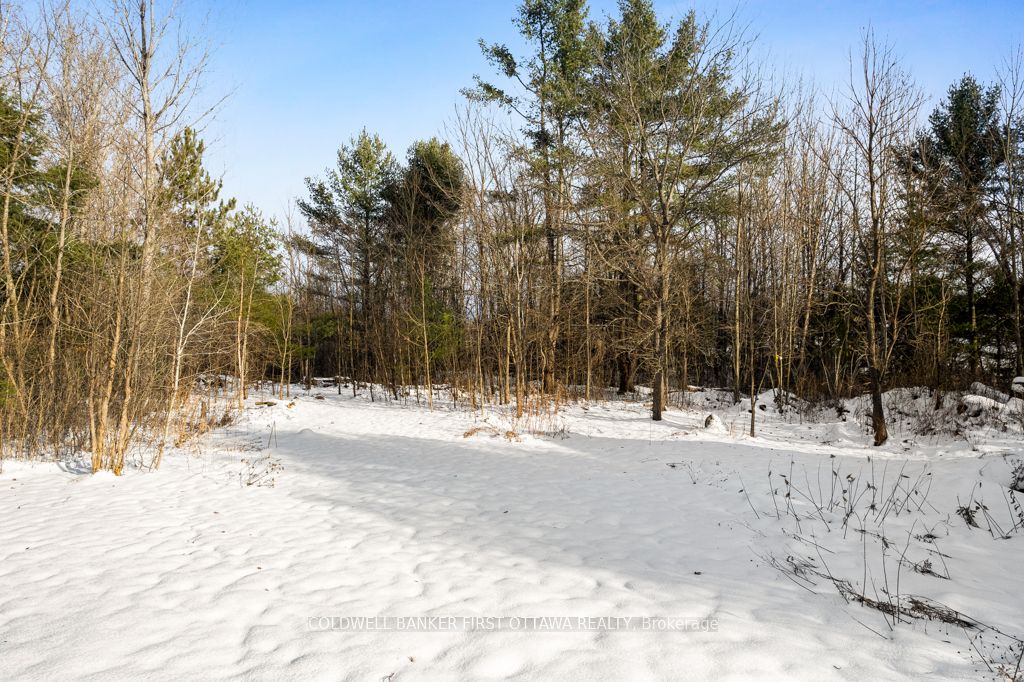 3886 Stonecrest Road Property Photo 5