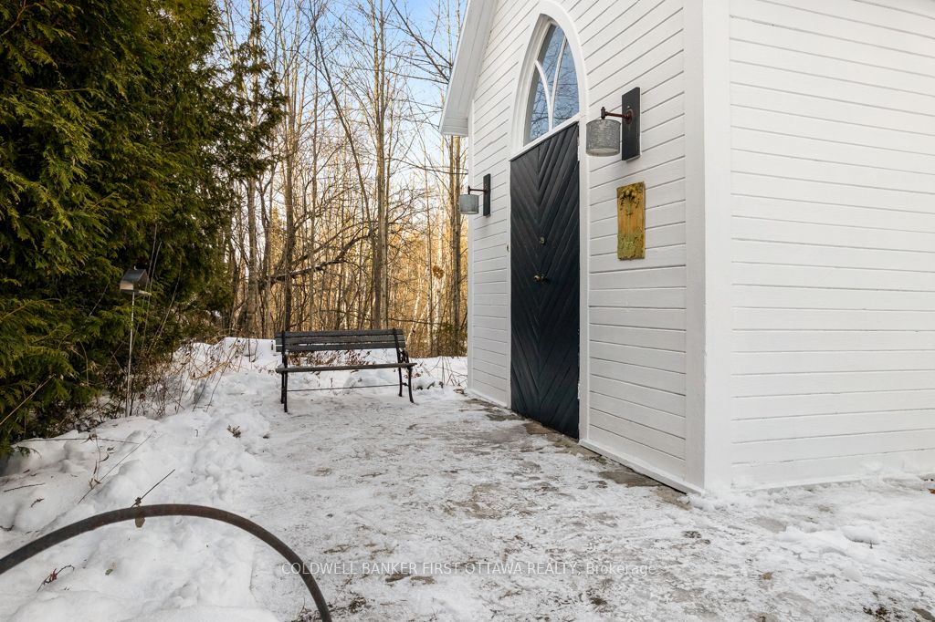 3886 Stonecrest Road Property Photo 6