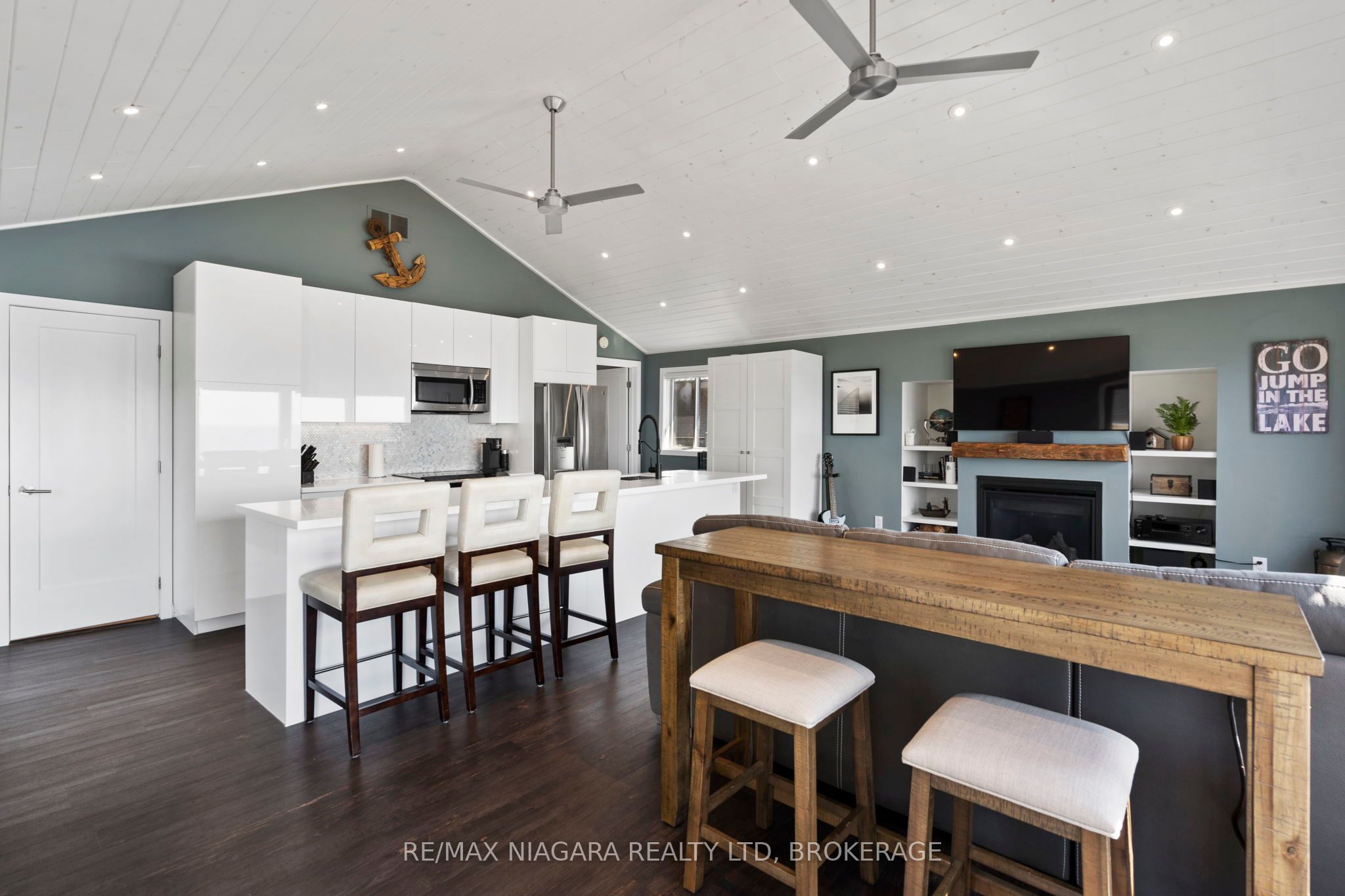 10959 Lakeshore Road Property Photo 11
