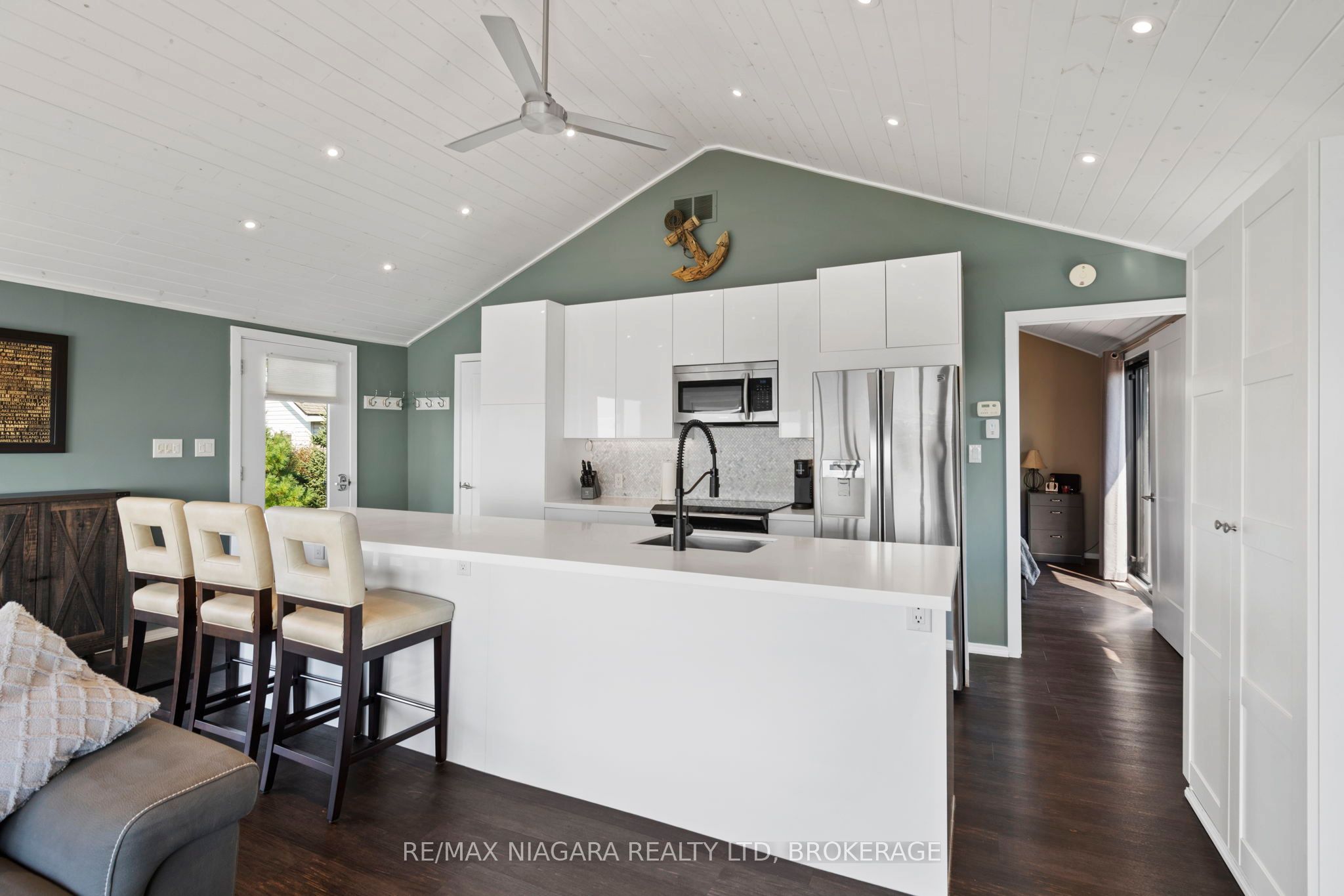 10959 Lakeshore Road Property Photo 15