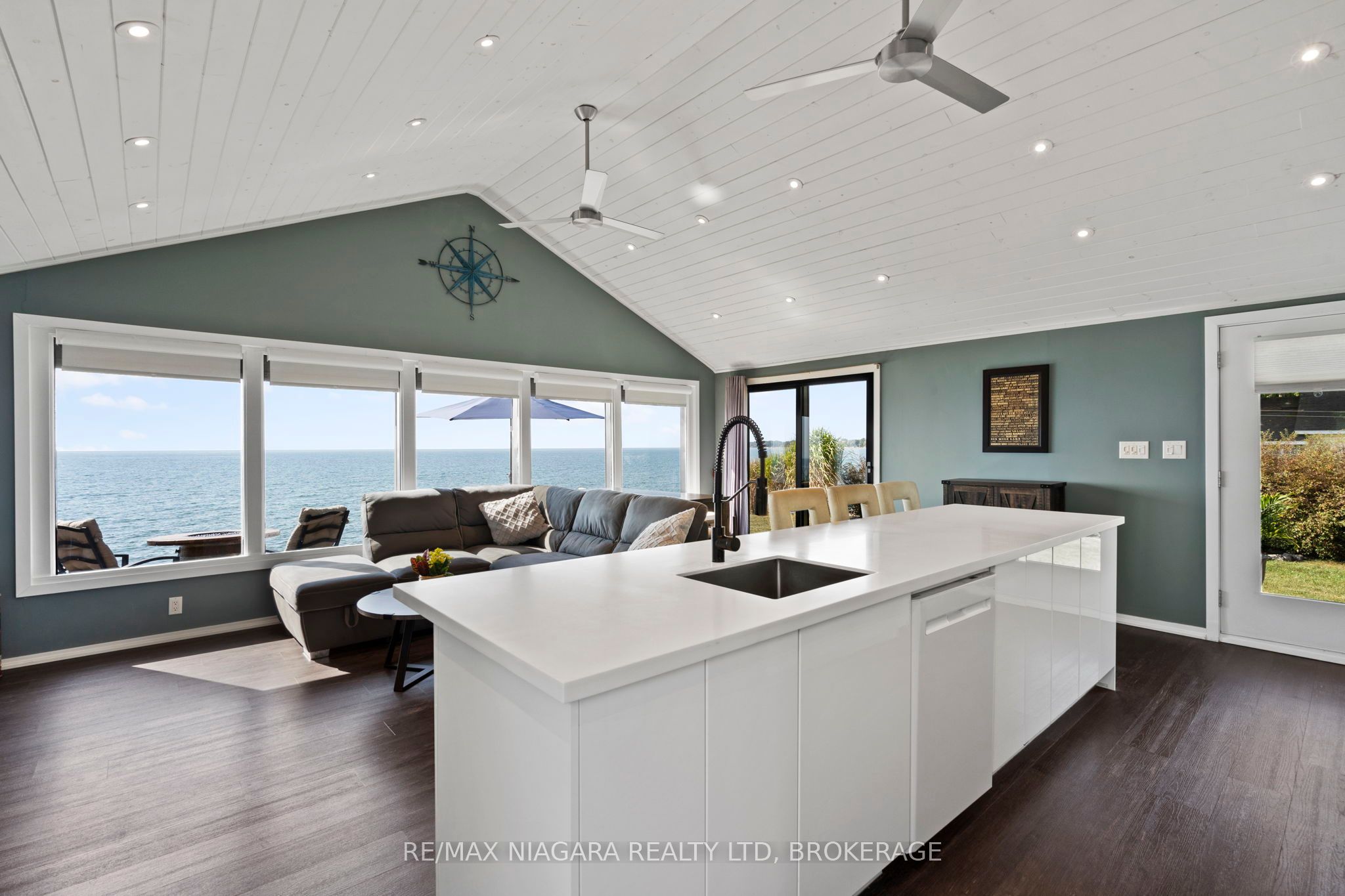 10959 Lakeshore Road Property Photo 16