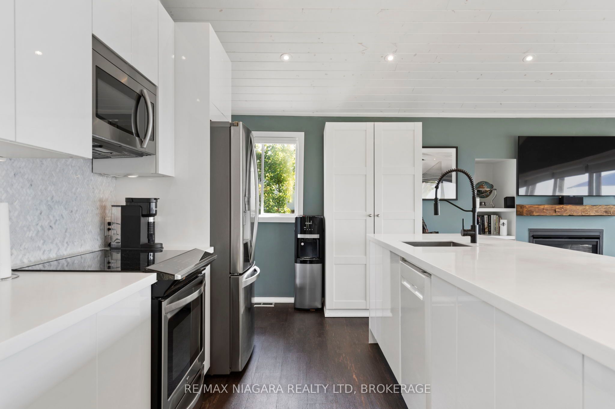 10959 Lakeshore Road Property Photo 23